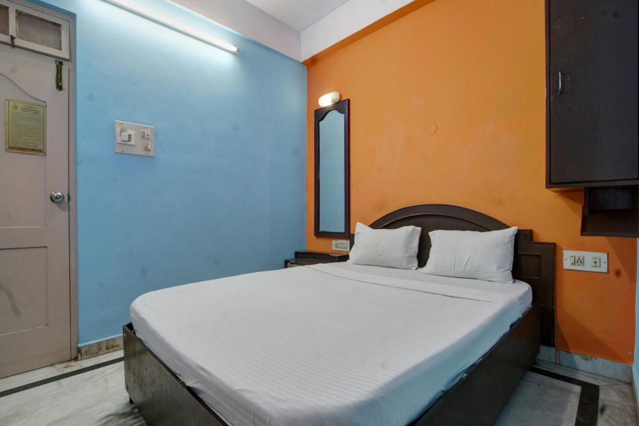 Spot On Radha Krishna Deluxe Lodge Near Cubbon Park Bangalore Luaran gambar